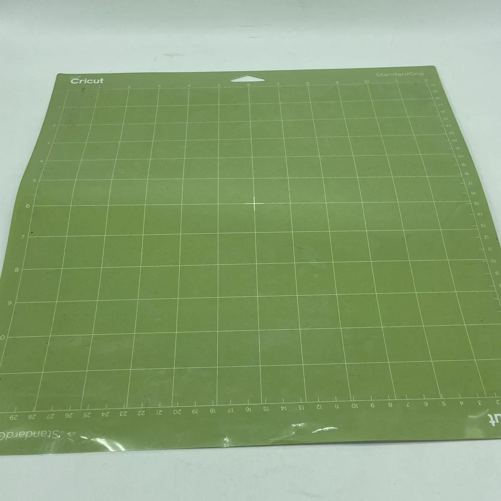 Cricut Vinyl Bundle 4 Rolls Foil Glitter Samplers Cardstock & 4 Cutting Mats